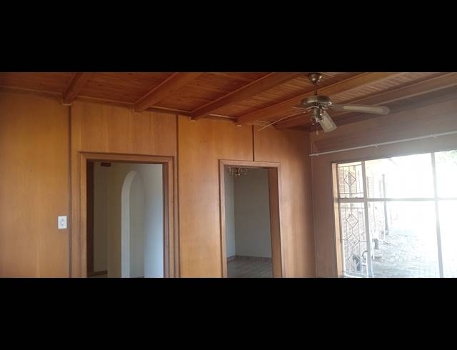 4 BEDROOM FREESTANDING FOR SALE IN NESERHOF